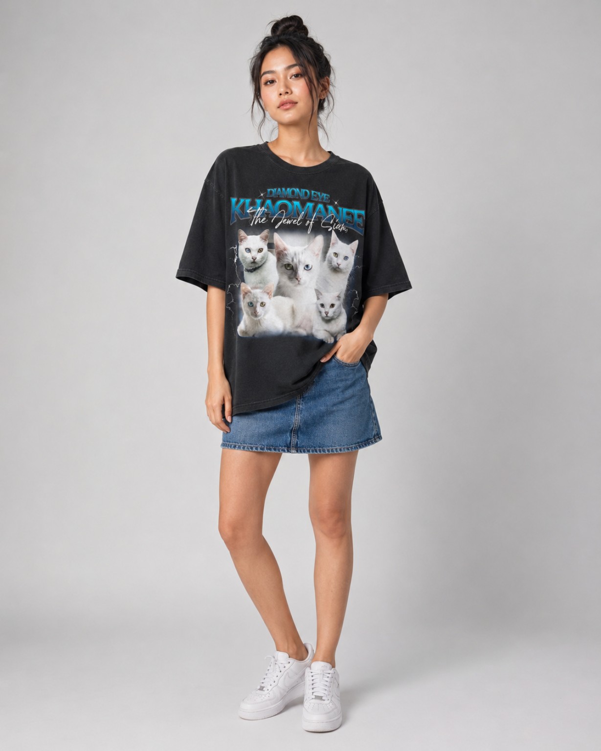 นายแบบสวมเสื้อ แมวขาวมณี ด้านหน้า